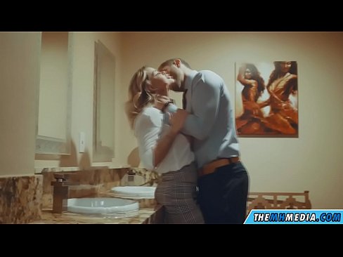 ❤️ Když vás na veřejných záchodcích svádí prsatá blondýna. ❌ Super porno u porna cs.pornjk.ru ❌️❤